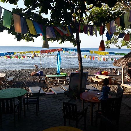 Barracuda Beach Hostel Amed Eksteriør bilde