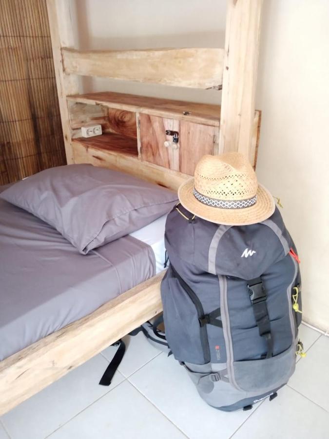 Barracuda Beach Hostel Amed Eksteriør bilde