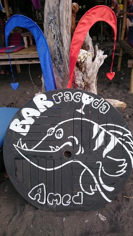 Barracuda Beach Hostel Amed Eksteriør bilde