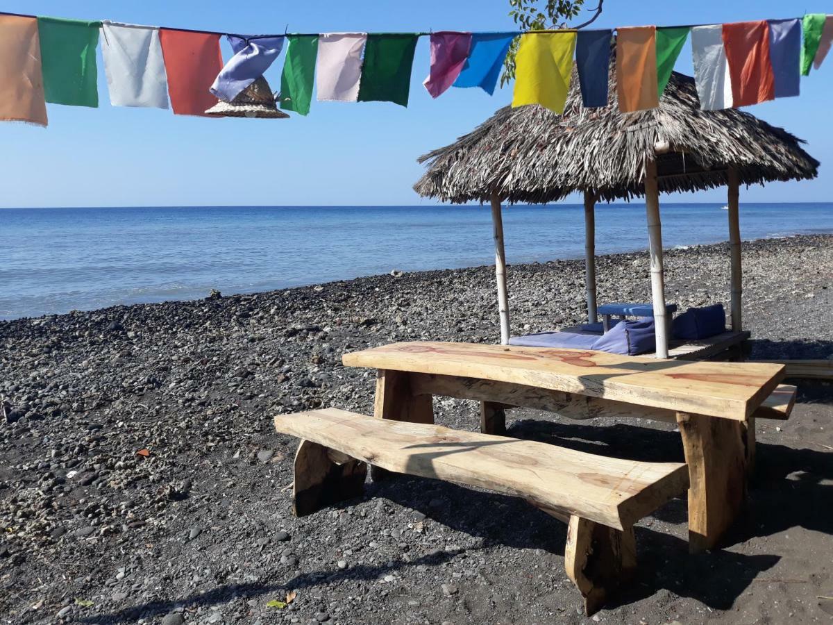 Barracuda Beach Hostel Amed Eksteriør bilde